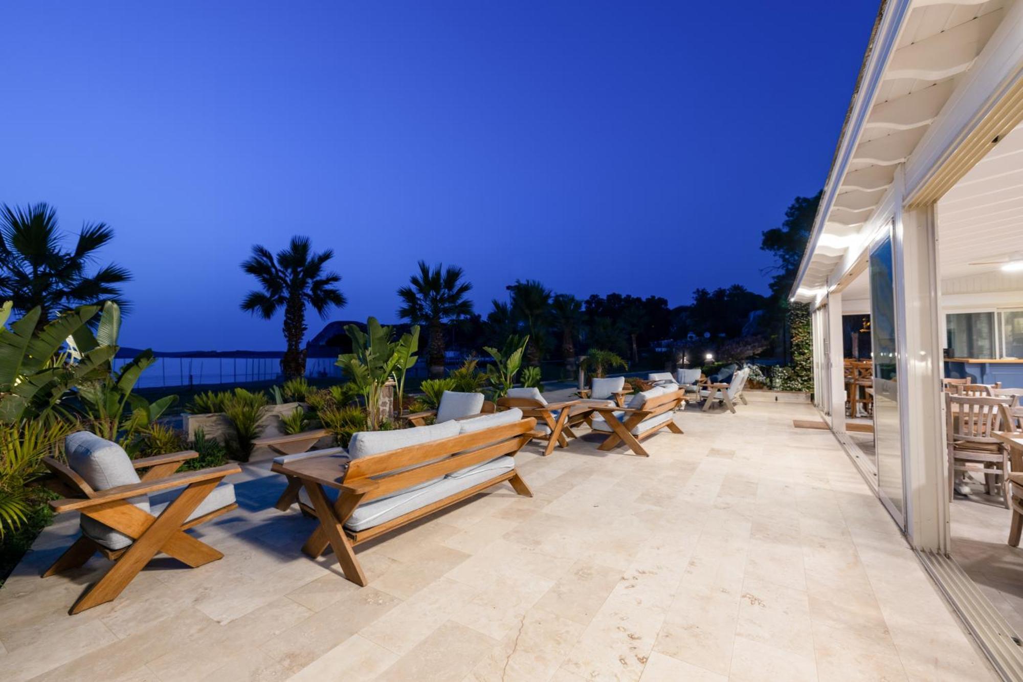 Navalia Hotel Foça Dış mekan fotoğraf